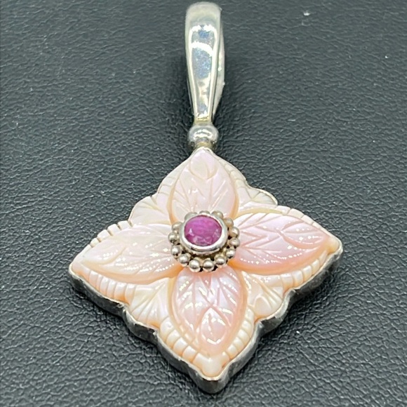 Sajen mother of pearl and ruby sterling silver pendant, 2 in, 10 grams, signed - Picture 2 of 9